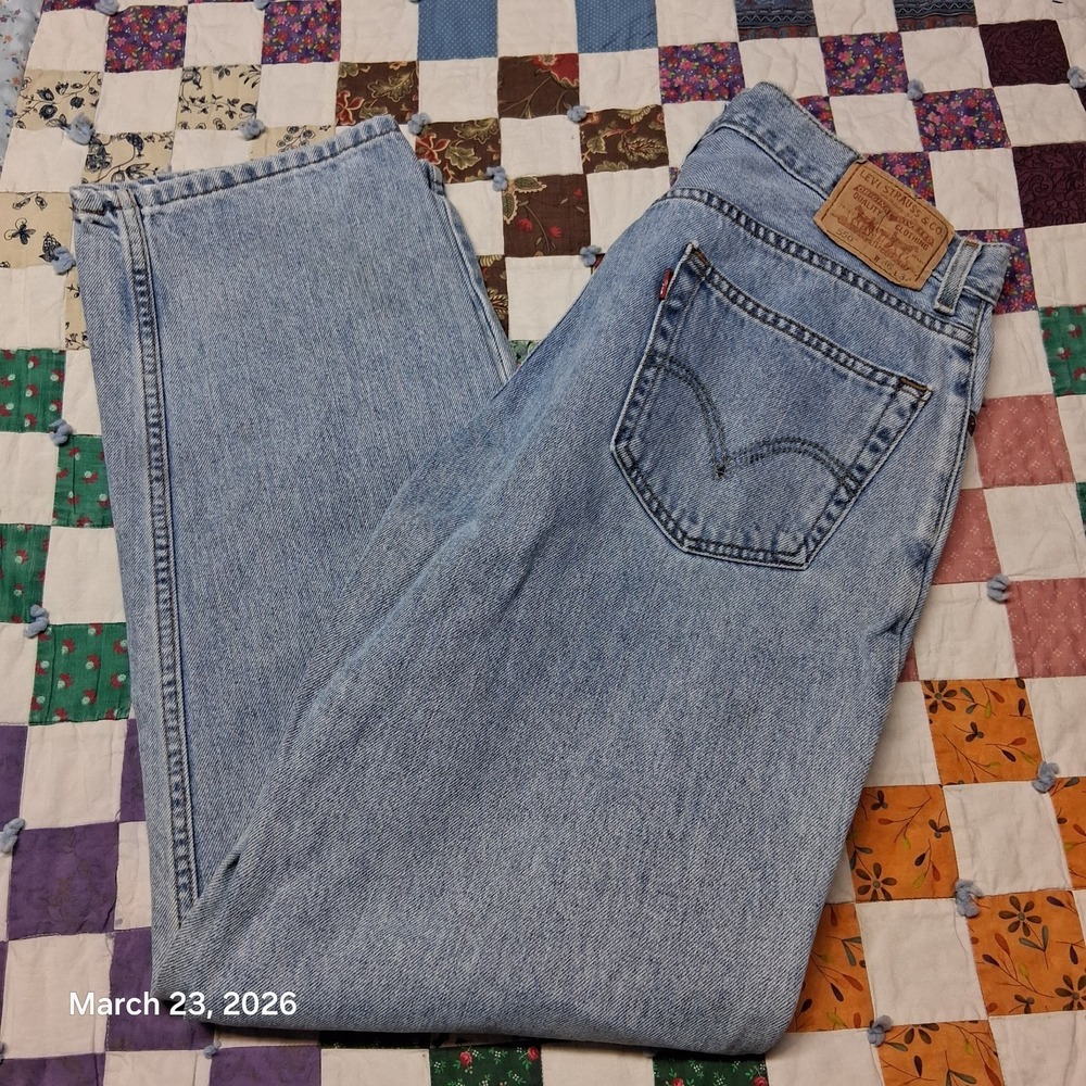 Vintage 2004 Levis 550 Blue Jeans Size 36x34 Relaxed Fit Made in USA Y2K 90s
